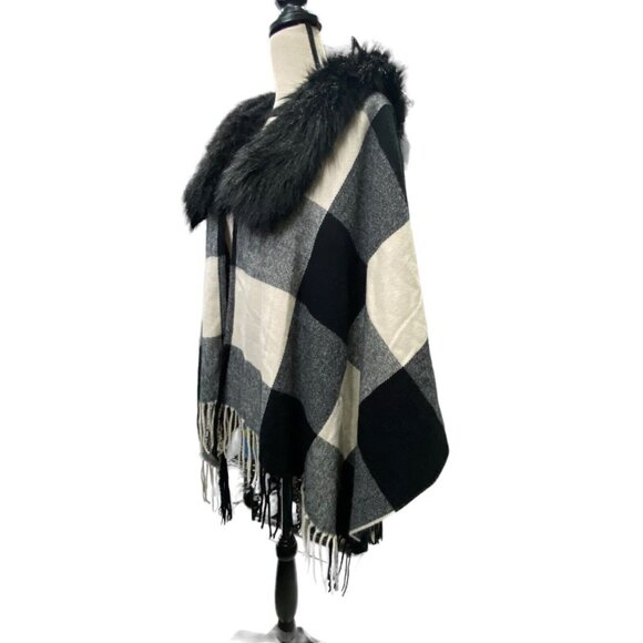 NWT J. Crew Fringe Poncho Cape Faux Fur Collar Plaid One size - Picture 5 of 9